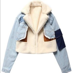 Oversized short jean jacket with shearling details